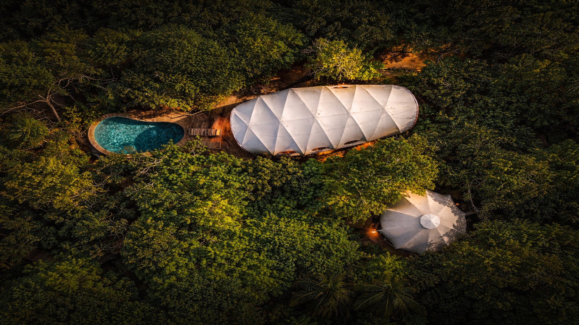 Luxury jungle lodge with private pool in Sri Lanka for exclusive tailor-made private travel experiences